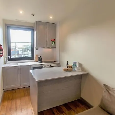 Apartment Oporto2gether For 5 To 9 People Porto